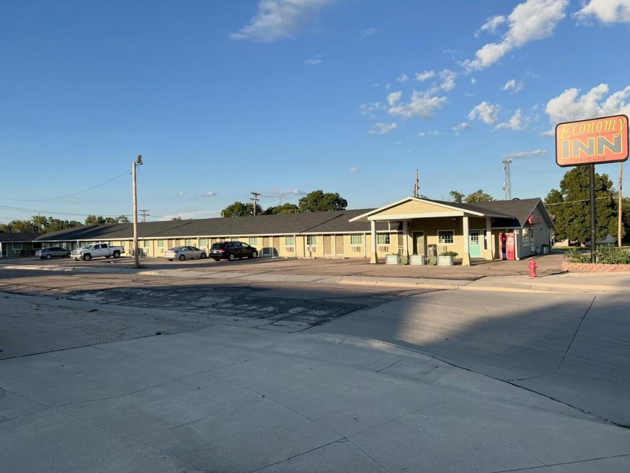 Economy Inn Mccook Kültér fotó